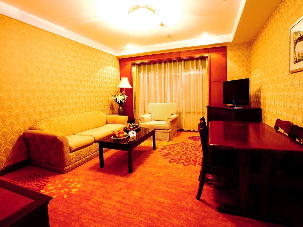 Central Plaza Hotel Talien Kültér fotó