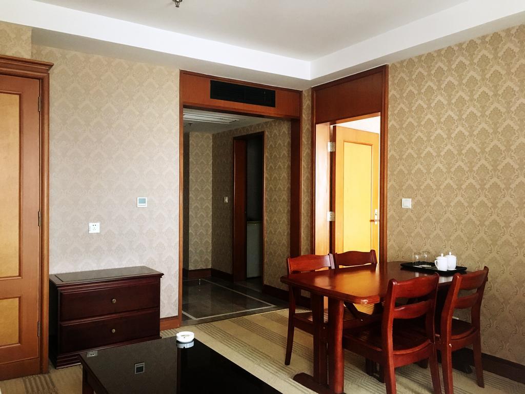 Central Plaza Hotel Talien Kültér fotó