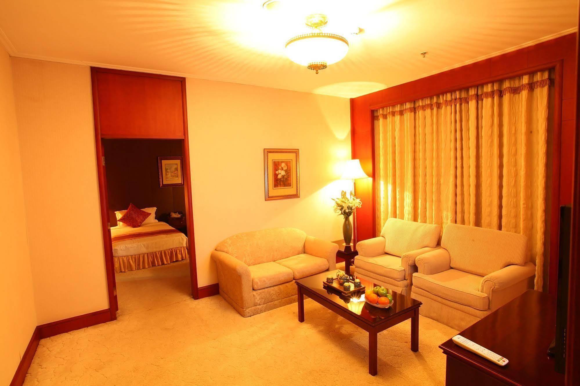 Central Plaza Hotel Talien Kültér fotó