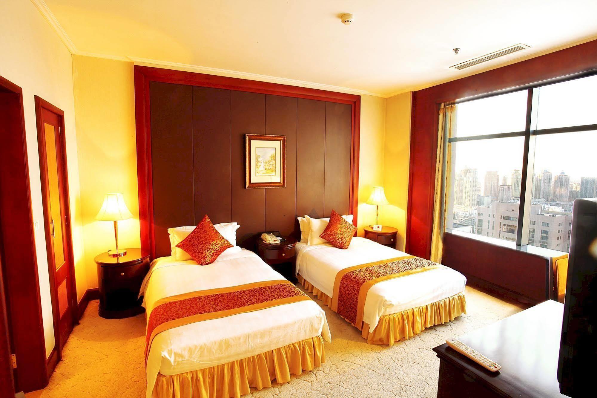 Central Plaza Hotel Talien Kültér fotó