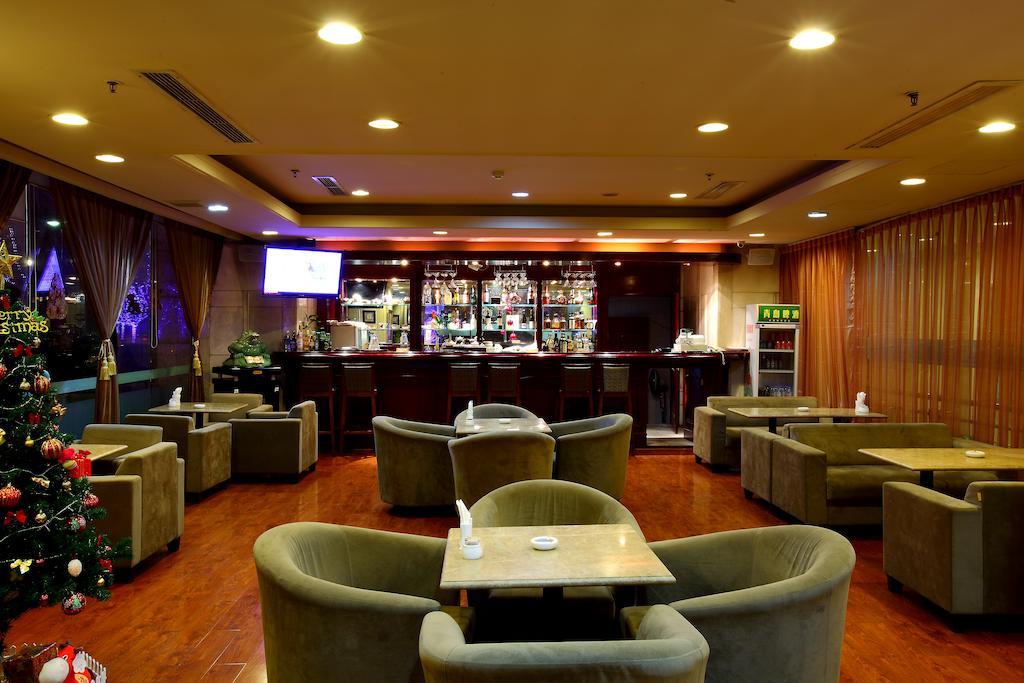 Central Plaza Hotel Talien Kültér fotó